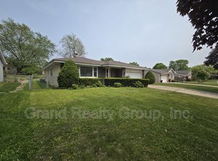 531 Evergreen Ct, Waukegan, IL 60085