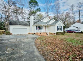 8269 Hamilton Dr, Gloucester, VA 23061