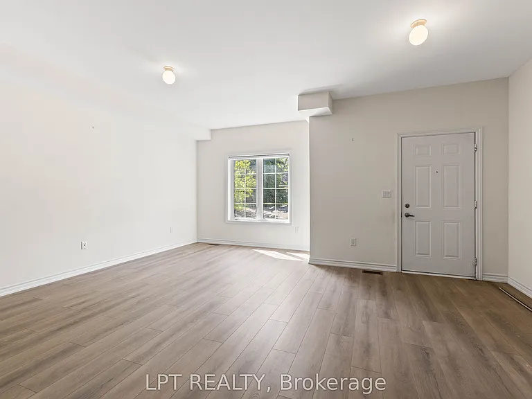 110 Grew Blvd #Townhouse 05 — Photo 13