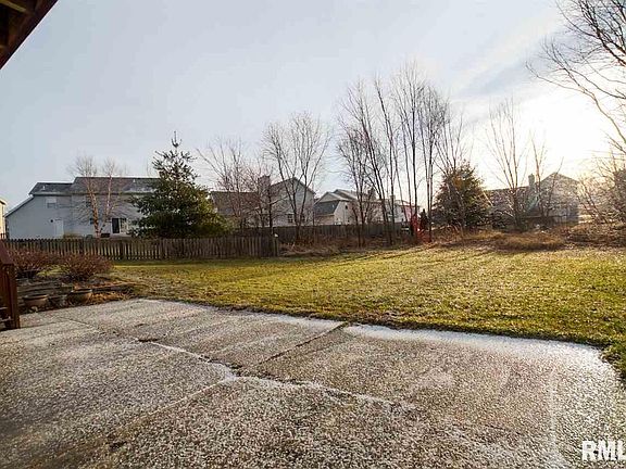 3rd image of 10402 Forest Glen Ct