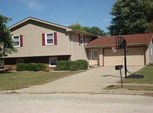 109 N Bayberry Ct, Bloomington, IL 61704