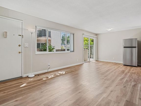 3rd image of 681 Bellflower Ave APT 1