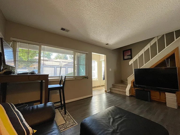 770 W Moorhead Cir #C — Photo 2
