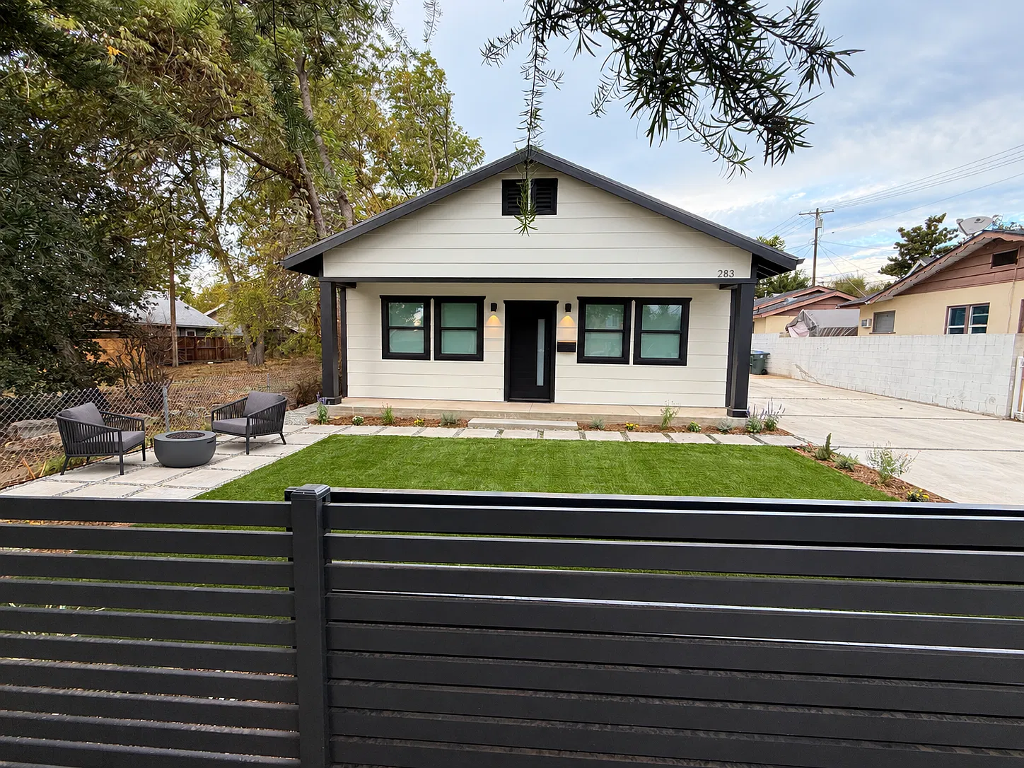 2 bed, 800 sqft, $3,295 — Photo 2