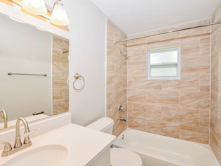 426 Iowa Woods Cir E — Photo 12