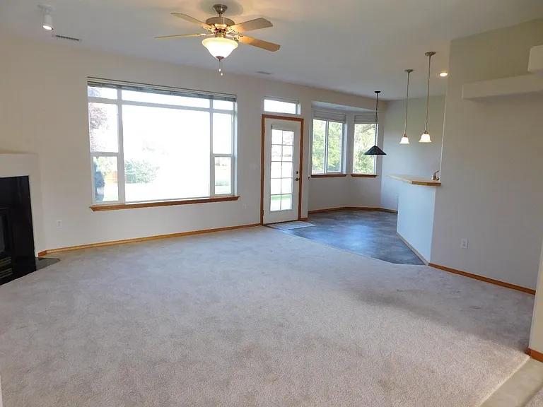 2758 Rue Ct — Photo 21