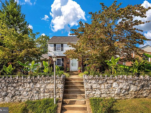 2nd image of 804 Jefferson Blvd