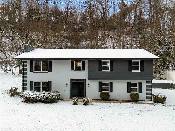 5 Cavalier Dr, Huntington, WV 25701