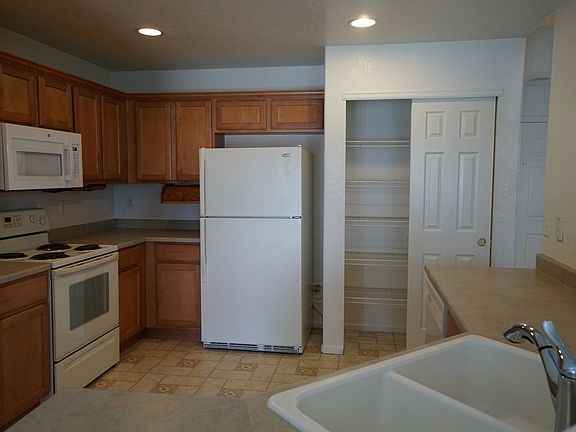 5th image of 18726 E 57th Pl