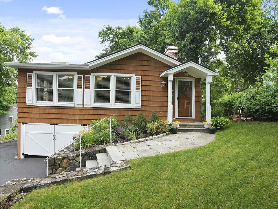 1st image of 61 Ridgewood Drive