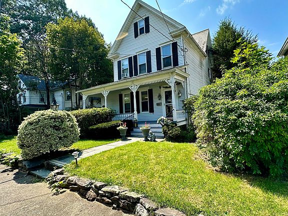 3rd image of 125 Lee Ave
