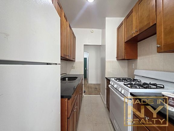 2nd image of 3620 Parsons Blvd #B2