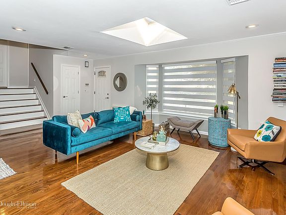 3rd image of 87 Birchwood Park Dr