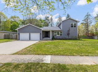 1502 E Sugnet Rd, Midland, MI 48642