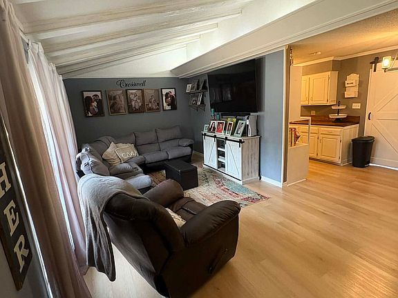 4th image of 188 Pine Knot Rd