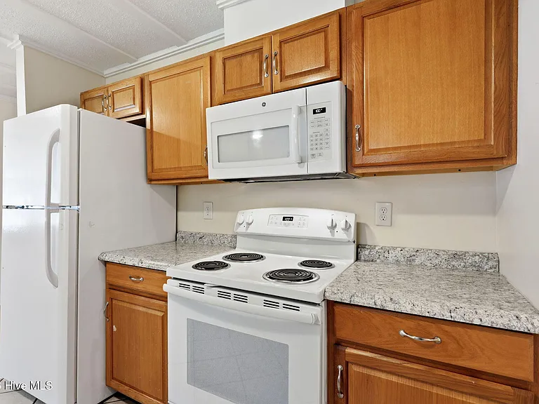 1101 Meadows St — Photo 14