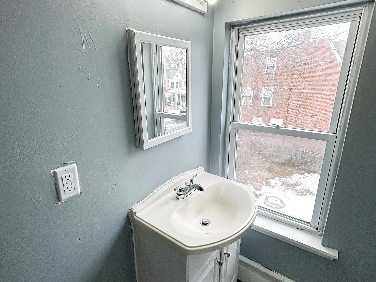 6 bed, 2.5 bath, 2137 sqft, $2,650 — Photo 4