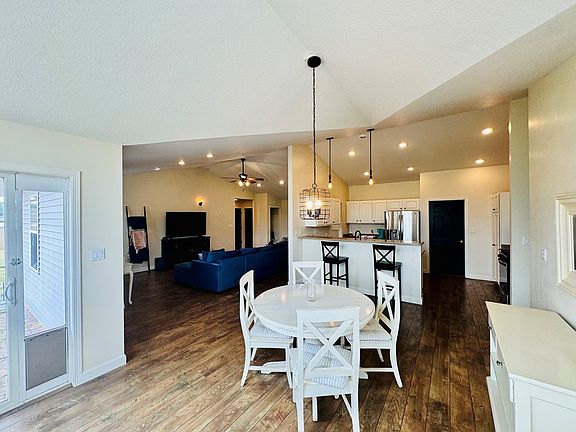 5th image of 2526 Hickory Cir