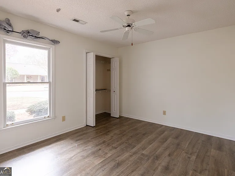 112 Glendale Dr — Photo 8