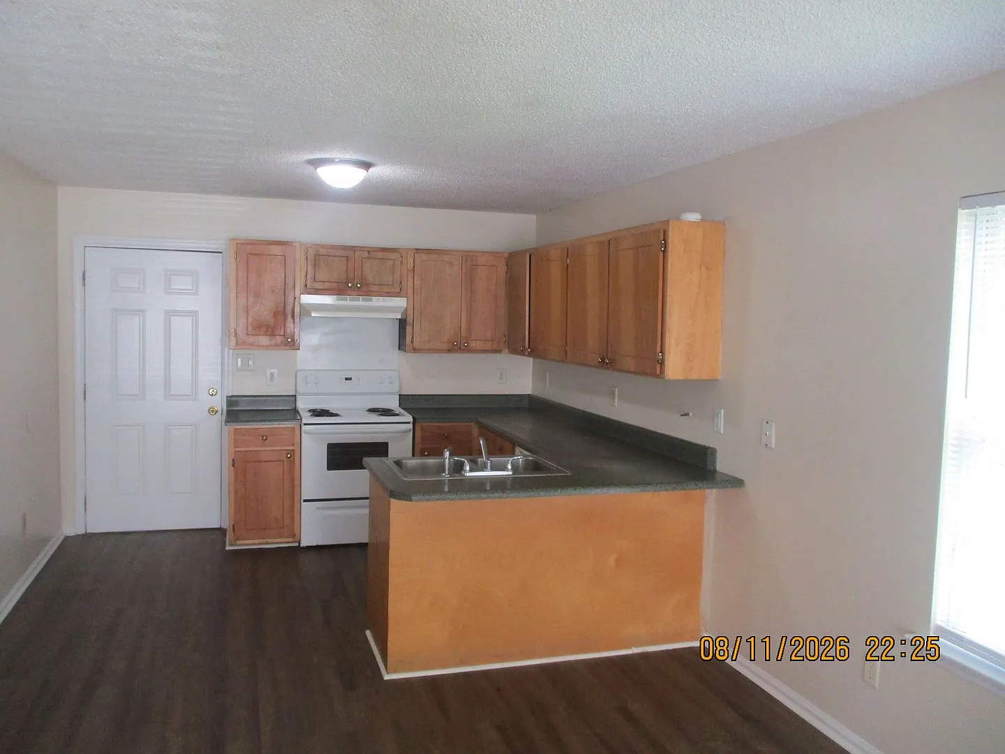 Beachview Dr. 2205 — Photo 4