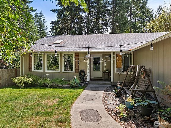 2nd image of 22521 Crown Circle SE