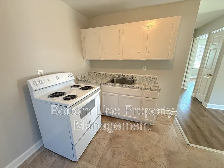 2605 Remington St — Photo 4