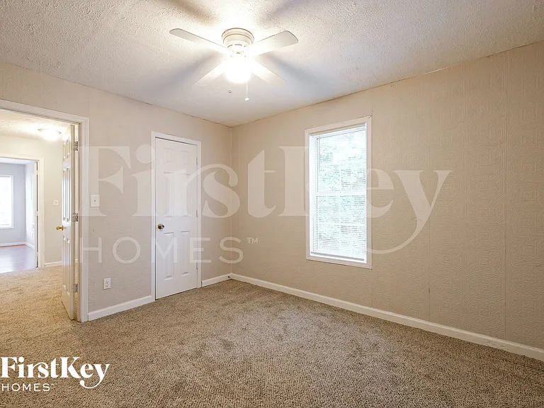 3810 Riversong Dr — Photo 16