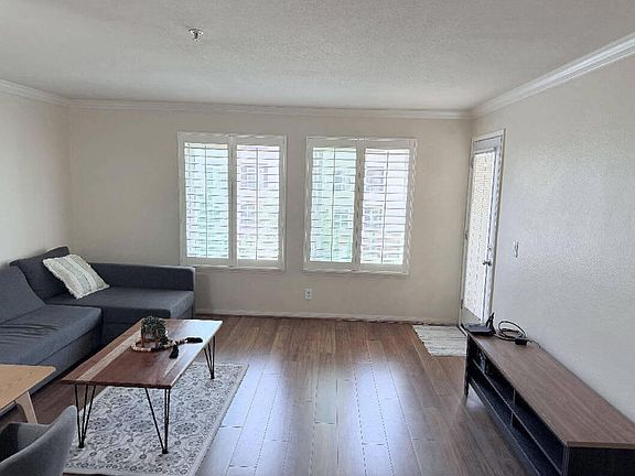 5th image of 8889 Caminito Plaza Centro #7305