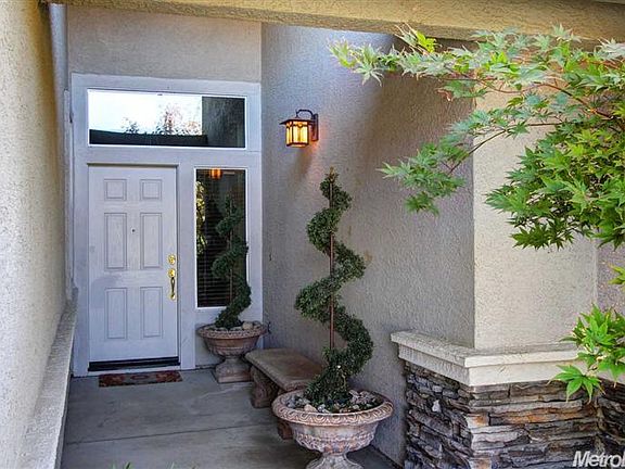 2nd image of 1094 Shalford Way