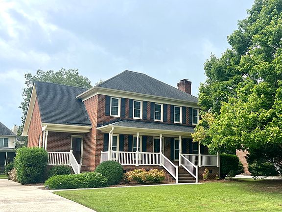 3rd image of 210 Hickory Branches Close