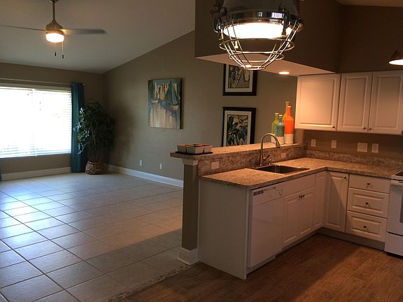 3rd image of 4729 SW 11th Ct