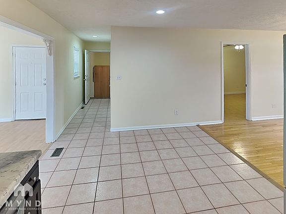 4th image of 110 Hyde Ln