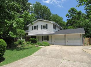 1746 N Rayview Dr, Fayetteville, AR 72703