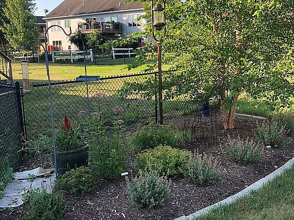 5th image of 803 E Scenic Valley Ct