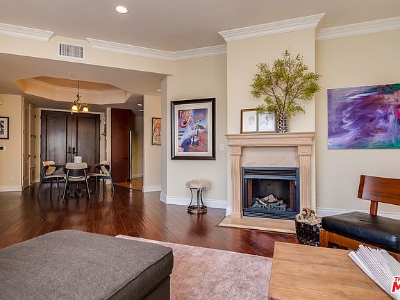 4th image of 855 N Wilcox Ave #403