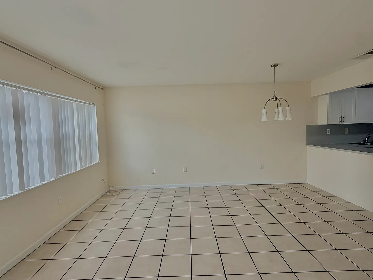 2 bed, 1000 sqft, $2,300 — Photo 2