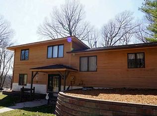 1520 Bertram Rd SE, Cedar Rapids, IA 52403