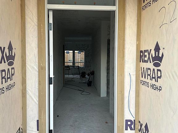 2nd image of 2217 Piazza Dr