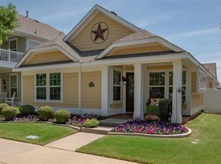 9028 Waterman Dr, Aubrey, TX 76227