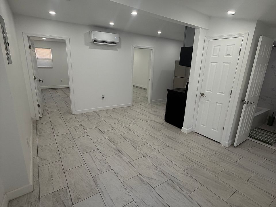 1st image of 111 S 9th Ave