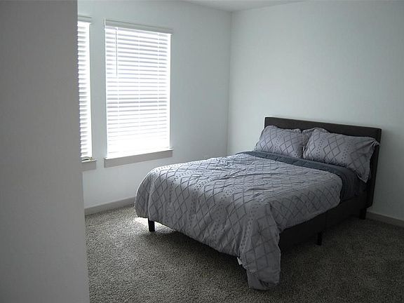 5th image of 7839 Murciana Dr
