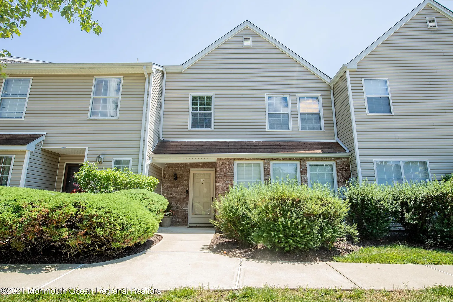 32 Portland Pl photo 1