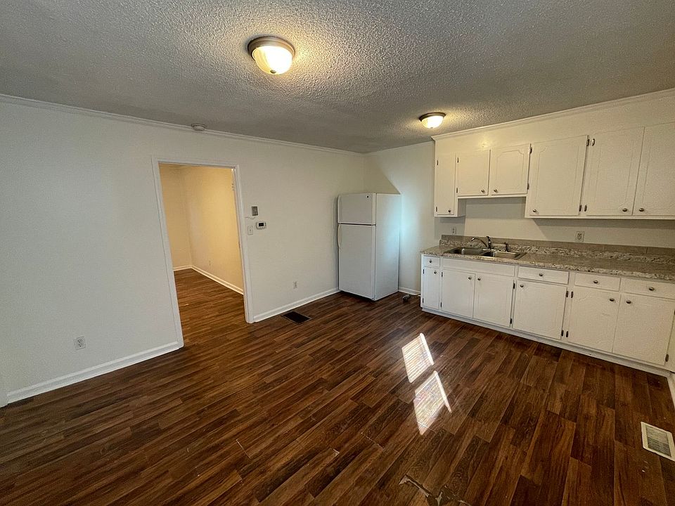 1st image of 402 S 10th St #B