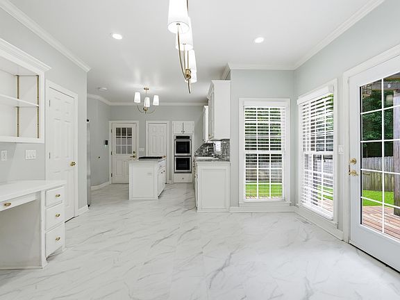 3rd image of 13609 Napoleon Rd