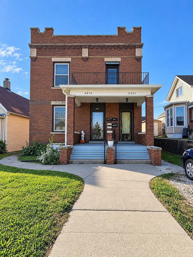 Historic Charm Meets Downtown Convenience! — Photo 1