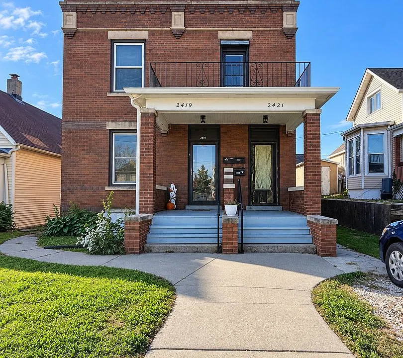2421 Poppleton Ave