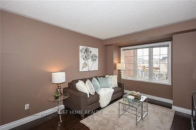 76 Dunlop Ct #MAIN — Photo 3