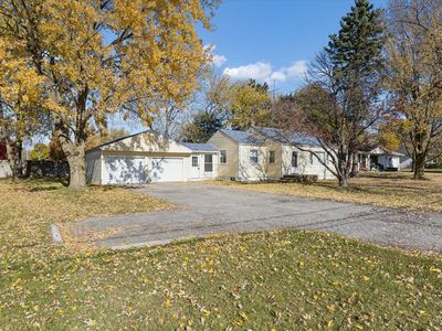 1037 E Hill Rd, Grand Blanc, MI, 48439