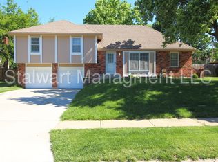 9104 W 101st Ter, Overland Park, KS 66212