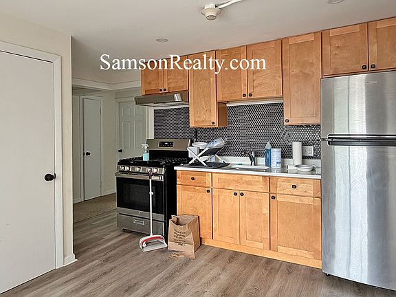 3rd image of 25 Waterman Ave APT 2